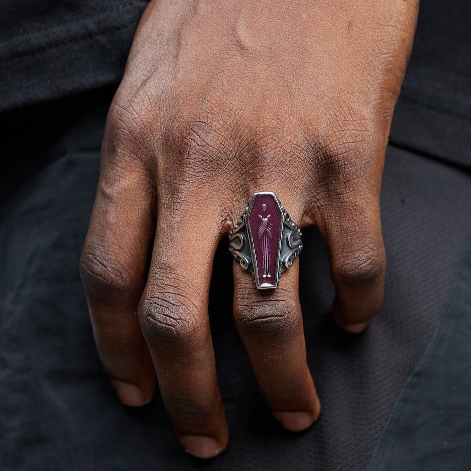 Coffin ring