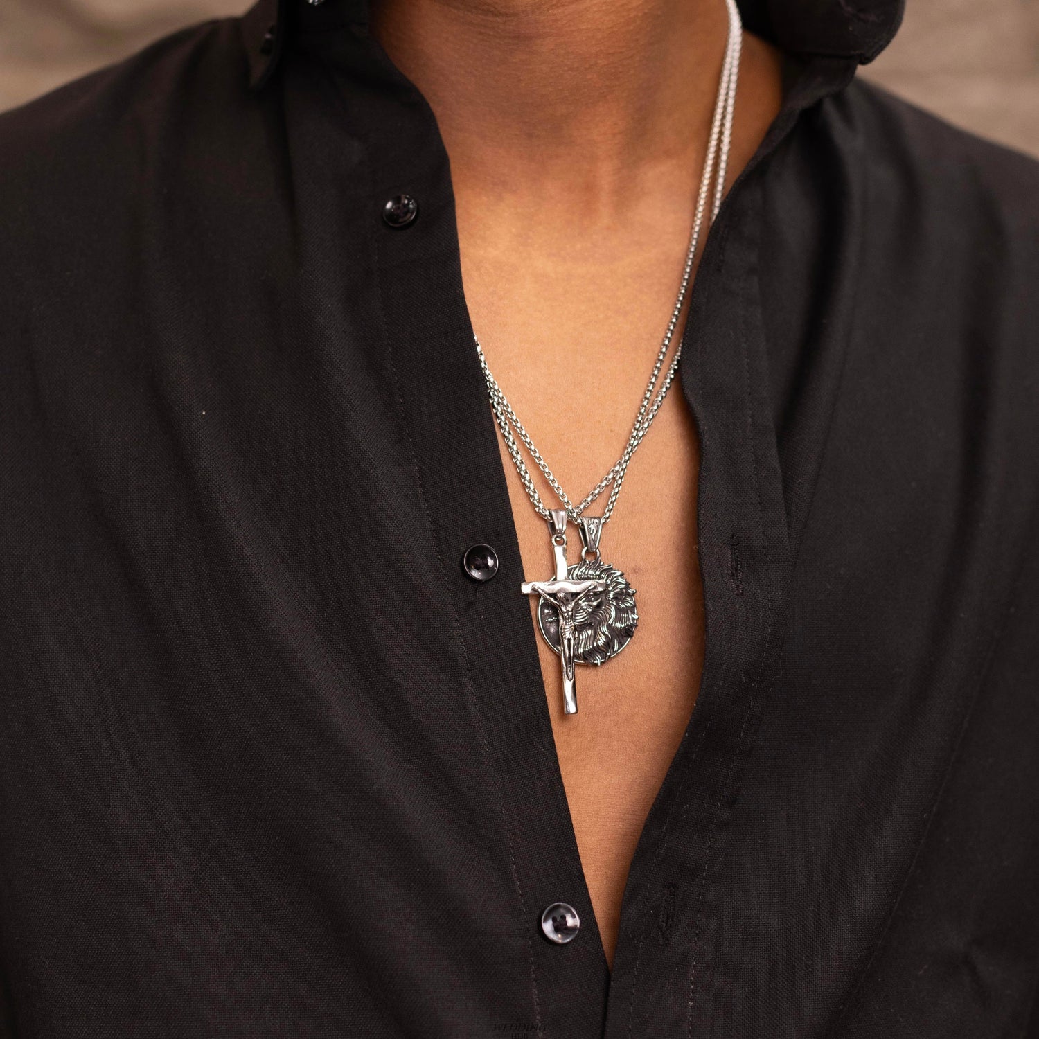 PENDANT & CHAIN.