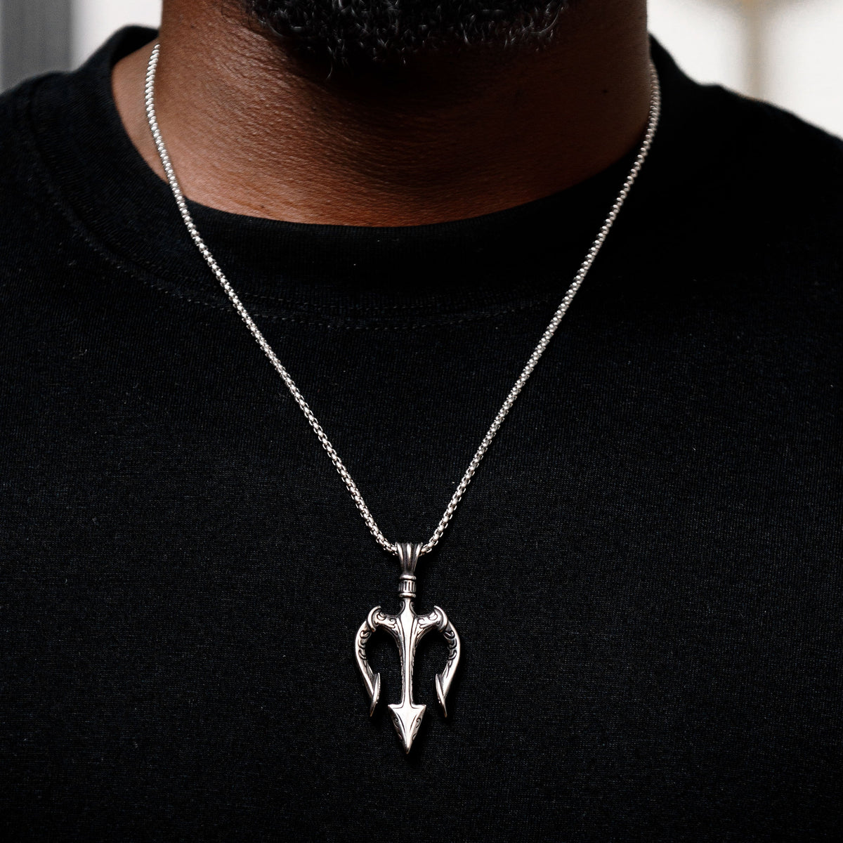 Trident pendant & chain.