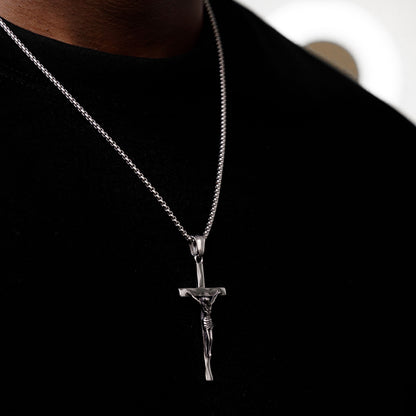 Crucifix pendant & chain.