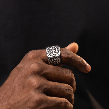 Celtic knot ring