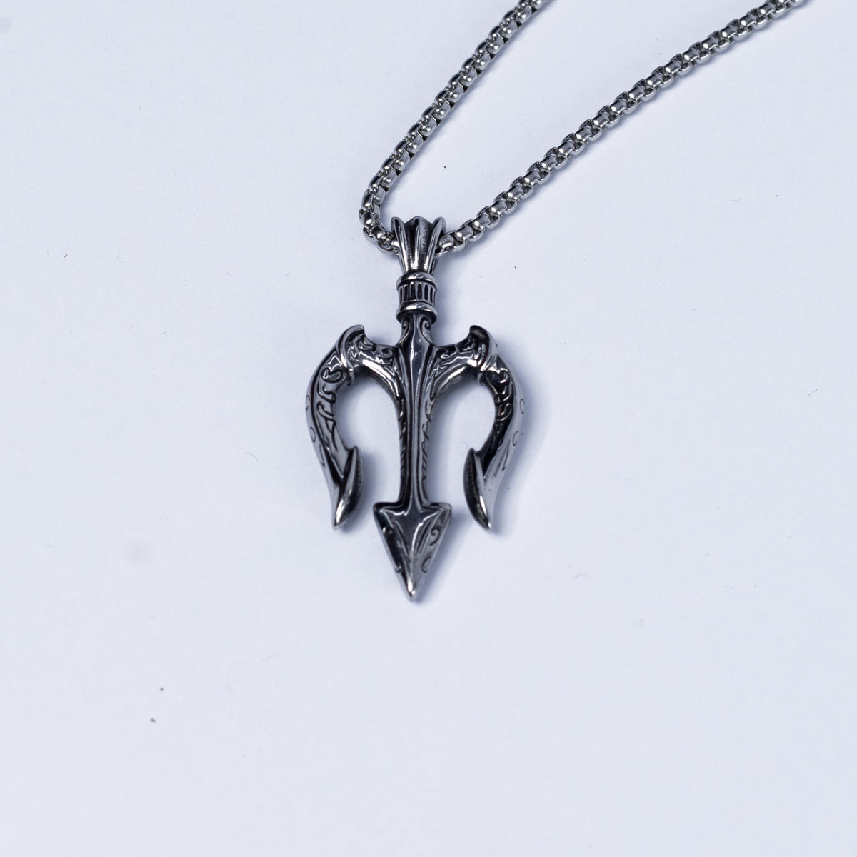 Trident pendant & chain.