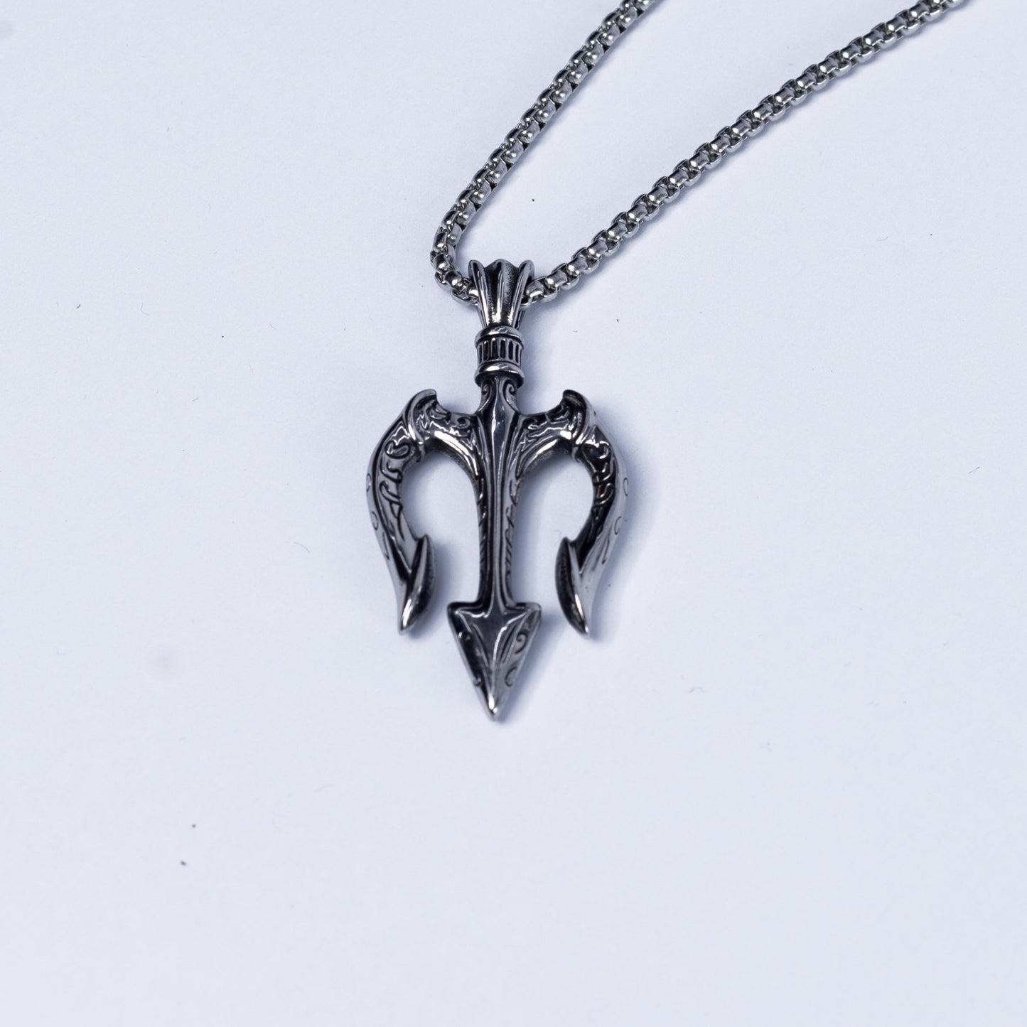 Trident pendant & chain.