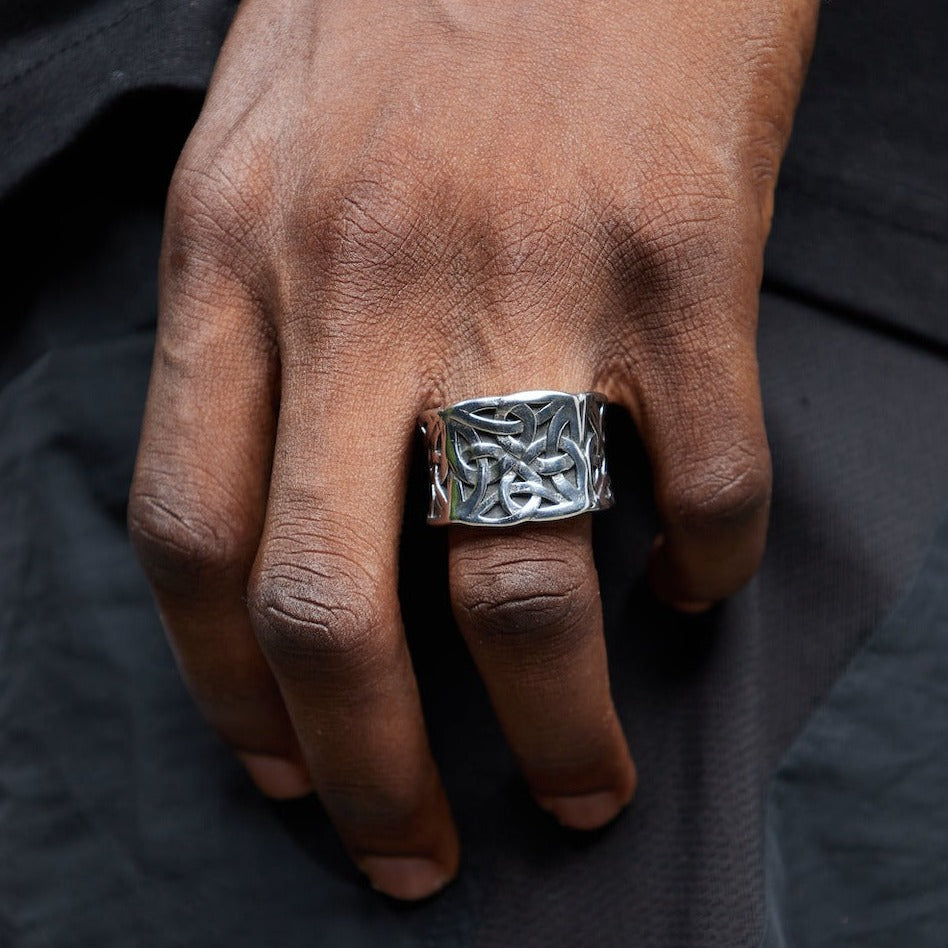 Celtic knot ring