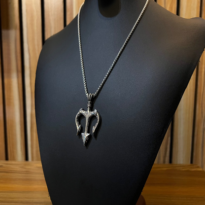 Trident pendant & chain.