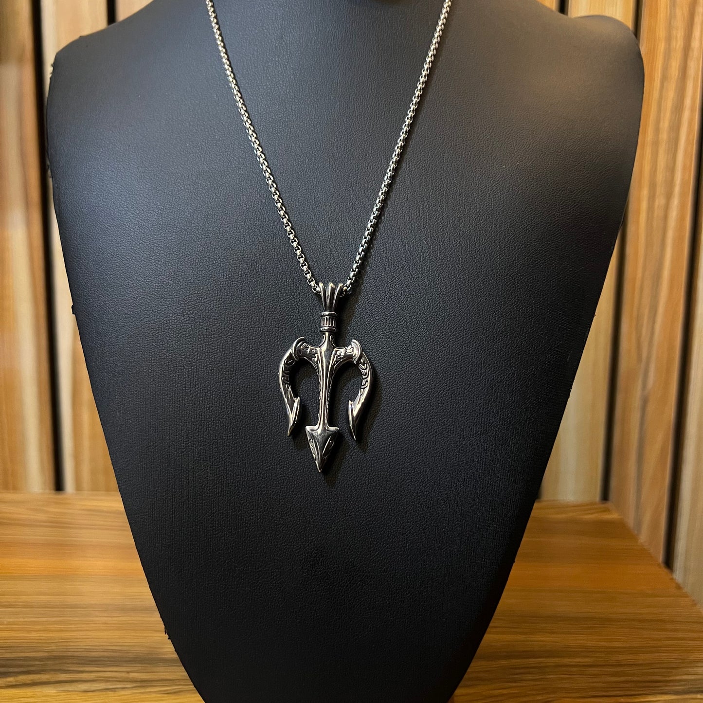 Trident pendant & chain.