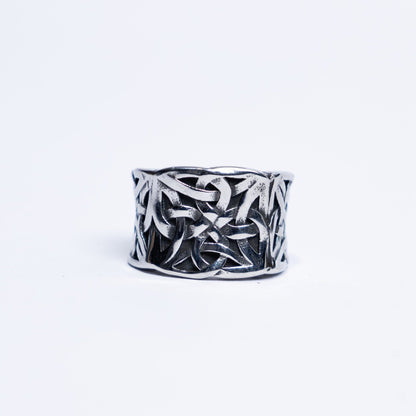 Celtic knot ring