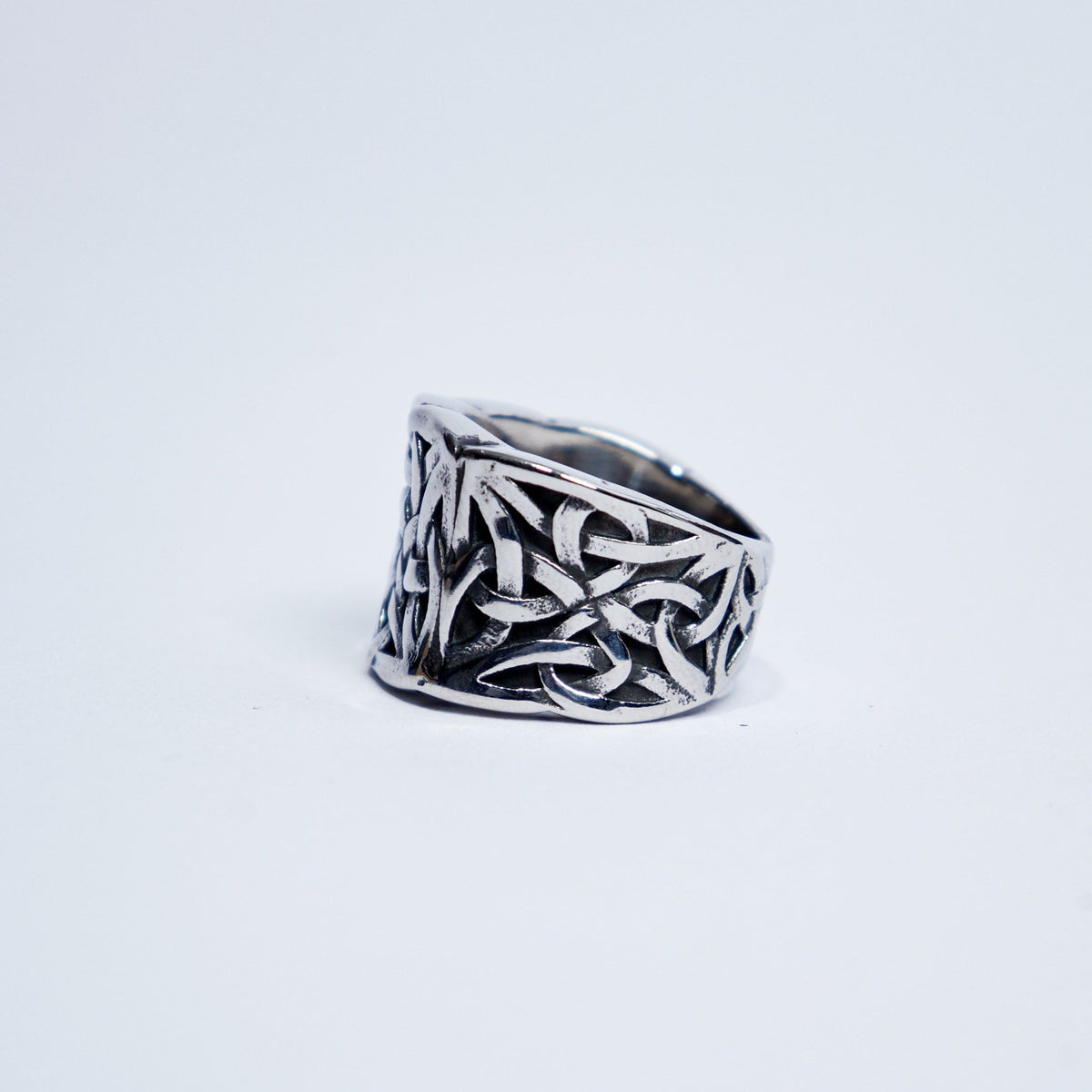 Celtic knot ring