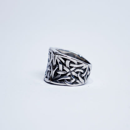 Celtic knot ring