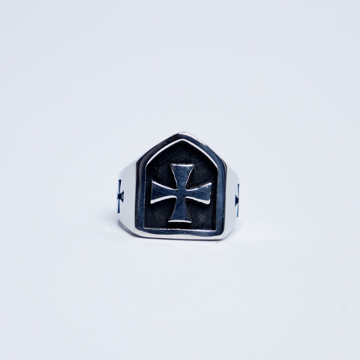Sanctum ring
