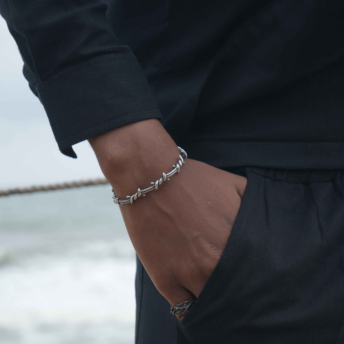 Barbed cuff